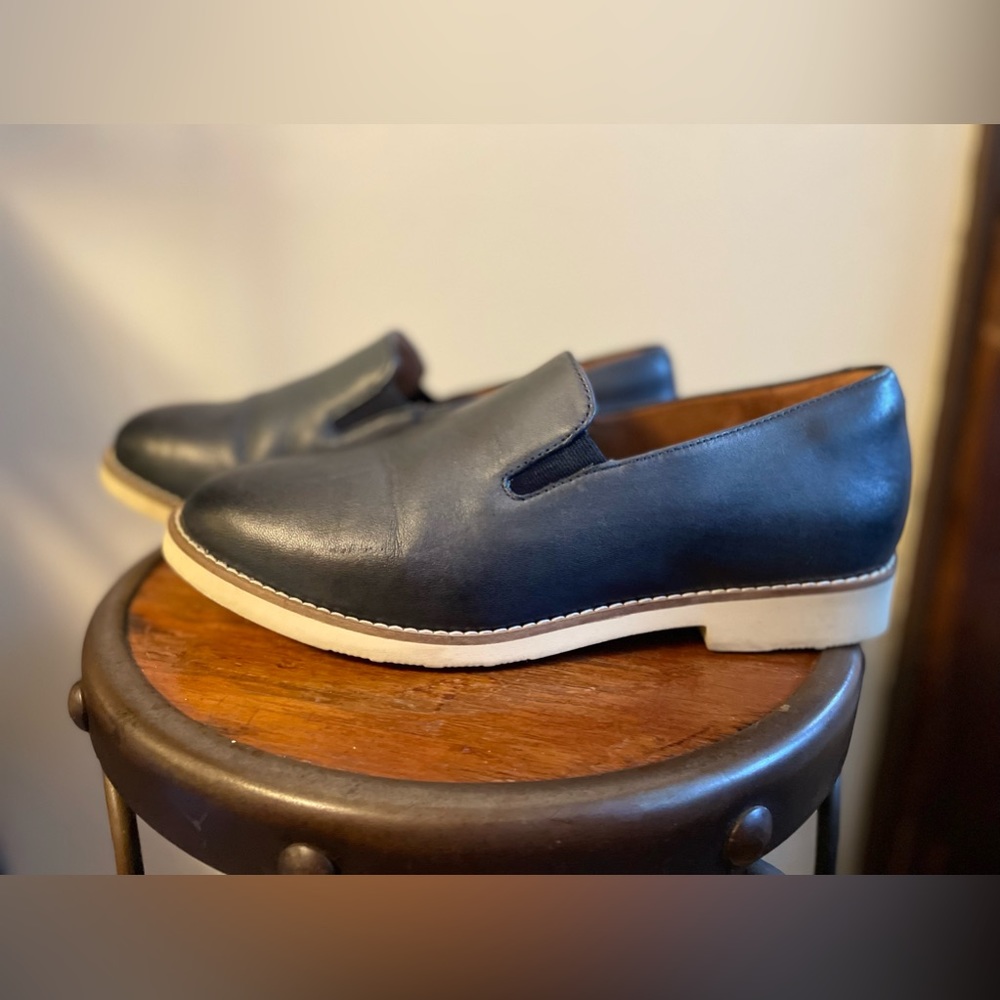 Soft Walk Whistle ll Navy Slip On Loafers. Size 9.5.